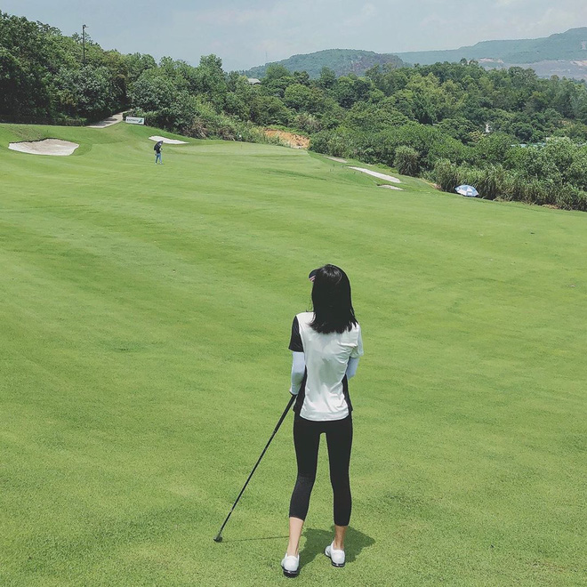 Bạn gái cầu thủ Huy Hùng: Lấy được chồng giàu là có số hưởng, chứ chẳng phải nhờ ra sân golf đâu - Ảnh 2.