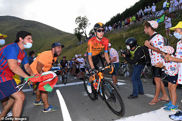 Các tay đua Tour de France lo ngại về khán giả - Ảnh 1.