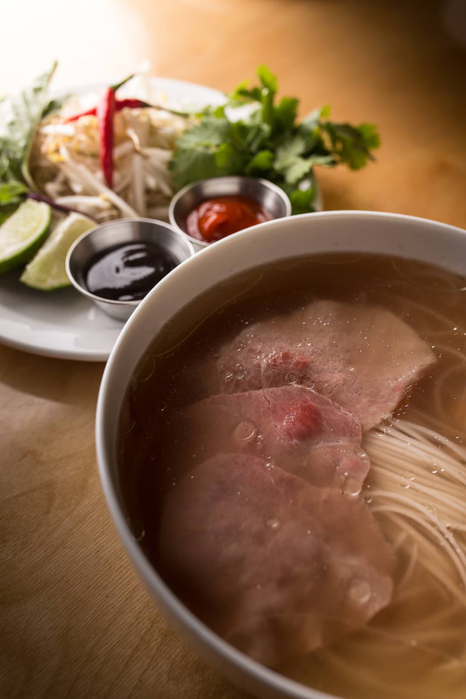 Cố tình làm menu chế Phở thành từ tục tĩu, một nhà hàng ở Canada bị cư dân mạng đồng loạt đánh 1 sao - Ảnh 4.