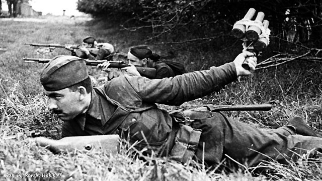 Tại sao Hồng quân Liên Xô không thể tiêu diệt xe tăng Đức bằng lựu đạn? - Ảnh 2. Tại sao Hồng quân Liên Xô không thể tiêu diệt xe tăng Đức bằng lựu đạn? - Ảnh 2.