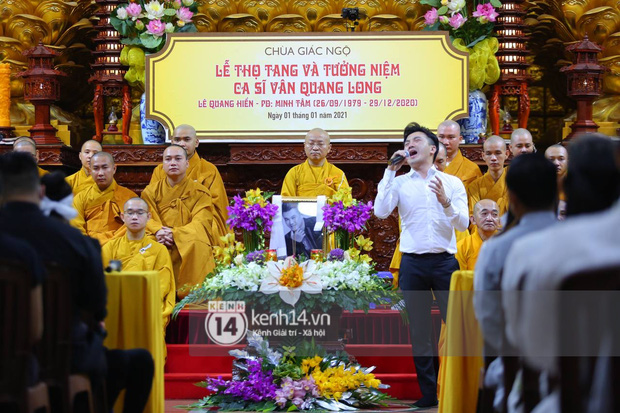Cập nhật tang lễ NS Vân Quang Long: Lam Trường lặng lẽ đến viếng, rơi nước mắt với hình ảnh các con của cố NS chắp tay cảm ơn từng người - Ảnh 21.