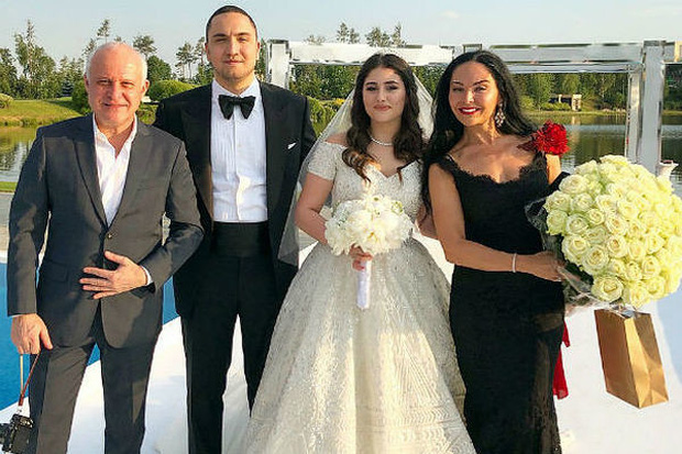 Sau đám cưới xa hoa với con trai của cựu quan chức, tiểu thư nhà tỷ phú Nga bị phanh phui vụ ngoại tình, kẻ thứ 3 có danh tính khủng không kém - Ảnh 2.