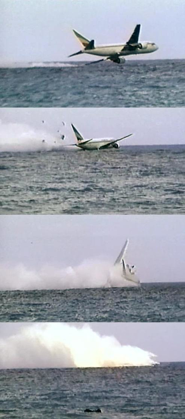 Video ghi lại 15 giây cuối cùng trước khi nổ tung dưới biển của máy bay Indonesia vừa gặp nạn được lan truyền trên MXH, thực hư ra sao? - Ảnh 3.