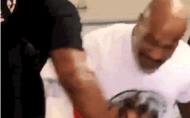 Được bơm hơn 100 tỷ đồng, Yi Long có động thái bất ngờ về vụ thách đấu Mike Tyson