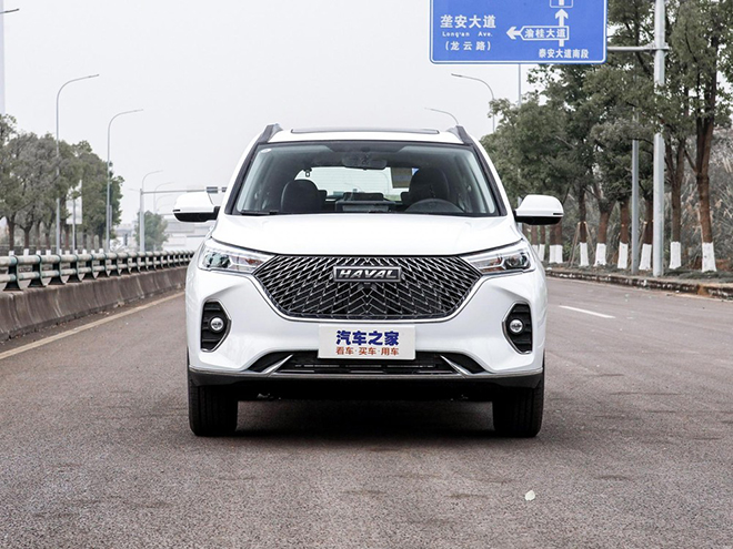Nội thất vượt mong đợi của xe Trung Quốc giá rẻ 256 triệu đồng - Ảnh 1.