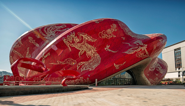 Công trình kiến trúc xấu nhất Trung Quốc khiến dân mạng cười mệt: Vừa lòe loẹt gây nhức mắt lại u ám hệt như lối vào cõi âm - Ảnh 1.