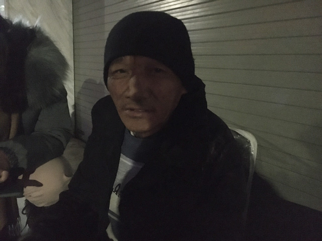 Những người vô gia cư đặc biệt sau ánh điện thành phố trong cái lạnh cắt thịt cắt da - Ảnh 3.