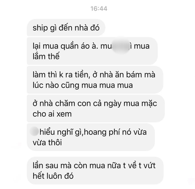 Vợ đẻ 5 tháng chưa đi làm, mua váy 250 nghìn chơi Tết thì nhận loạt tin nhắn không ngờ từ chồng - Ảnh 1.