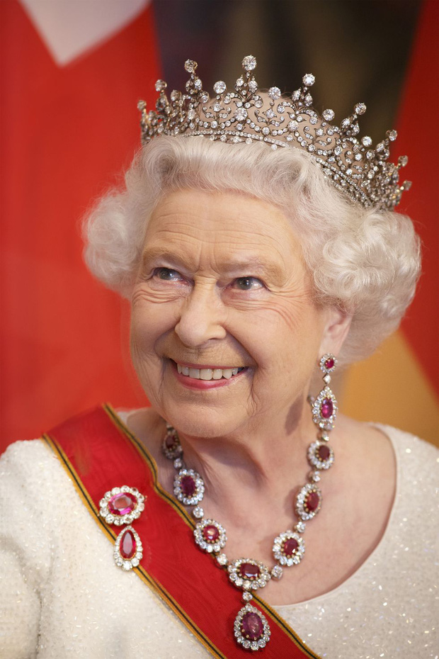 Những khoảnh khắc khí chất ngất trời của Nữ hoàng Anh, chứng minh đẳng cấp của một trong những nữ tướng quyền lực nhất thế giới - Ảnh 14.