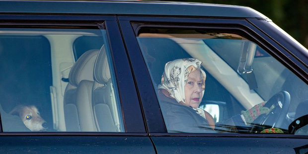 Những khoảnh khắc khí chất ngất trời của Nữ hoàng Anh, chứng minh đẳng cấp của một trong những nữ tướng quyền lực nhất thế giới - Ảnh 19.