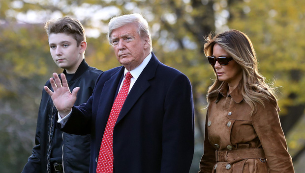 Nhìn lại 4 năm ở Nhà Trắng của cậu ấm Barron Trump: Dậy thì thành công hết nấc nhưng ngày càng làm fan chạnh lòng vì một chi tiết - Ảnh 10.