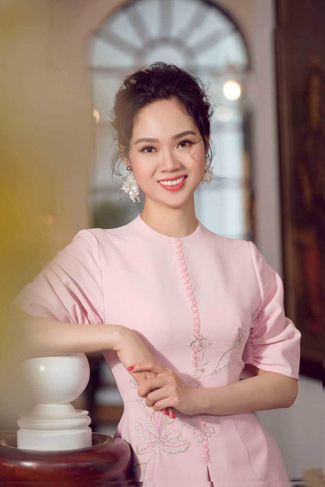 Nữ sinh chuyên Lý 17 tuổi trở thành Hoa hậu Việt Nam 2002, trốn showbiz đi du học giờ thay đổi chóng mặt, nhan sắc gây bất ngờ - Ảnh 6.