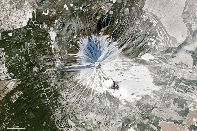 Hình ảnh vệ tinh mới nhất cho thấy một thực trạng đáng buồn đang xảy ra trên núi Phú Sĩ - Ảnh 2.