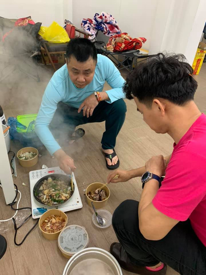 Nghệ sĩ Vân Dung chia sẻ hình ảnh bữa ăn đạm bạc của các Táo - Ảnh 5.