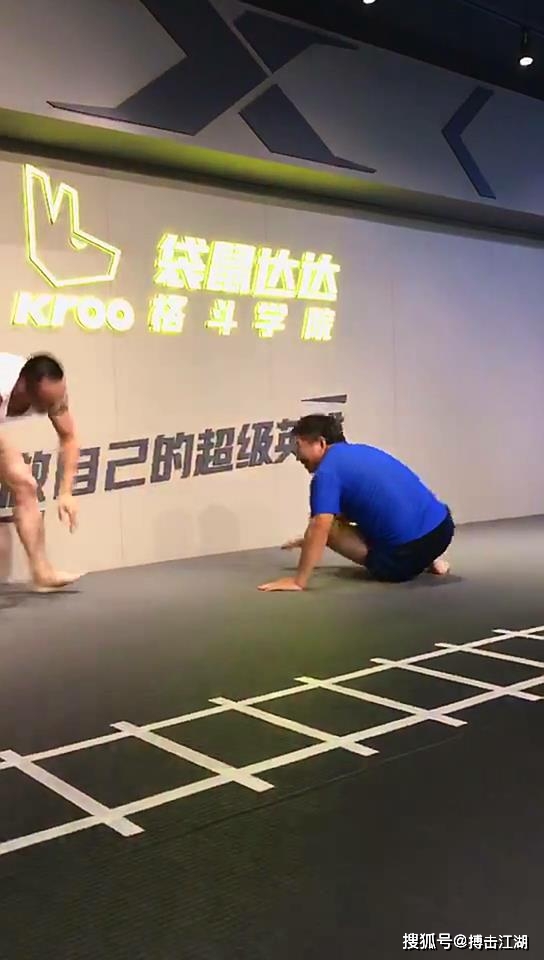 Sự thật gây ngỡ ngàng vụ “Vua Thái Cực Quyền” đánh cho võ sĩ tán thủ phải quỳ lạy - Ảnh 4. Sự thật gây ngỡ ngàng vụ “Vua Thái Cực Quyền” đánh cho võ sĩ tán thủ phải quỳ lạy - Ảnh 4.