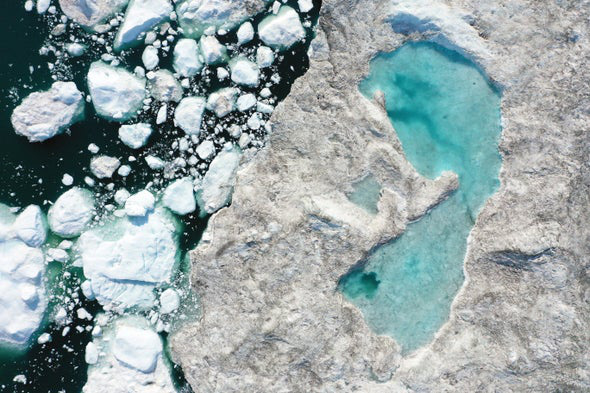 Khoảng 28.000 tỷ tấn băng đã tan trong 30 năm qua - Ảnh 1.