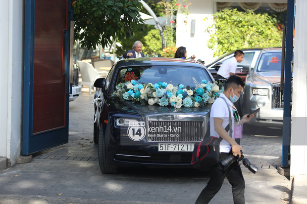 Trực tiếp đám cưới Phan Thành - Primmy Trương: Siêu xe 34 tỷ dẫn đầu đoàn rước dâu, gắn hoa cưới là màu yêu thích của cô dâu - Ảnh 18.