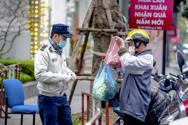 Hà Nội cách ly y tế tòa nhà ở Times City có ca Covid-19, 3 cán bộ CA thuộc diện F1, hơn 2.000 học sinh Hà Nội nghỉ khẩn cấp - Ảnh 5.