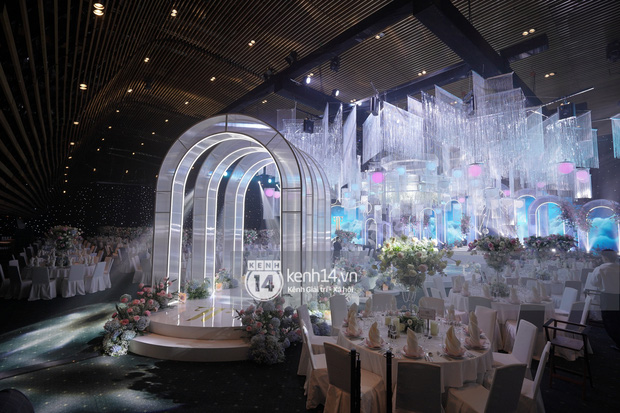 Cận cảnh không gian tiệc cưới sang chảnh hơn 20 tỷ đồng của Tổng giám đốc Phan Thành - Ảnh 5.