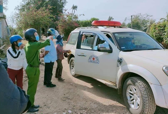 Quảng Ninh phong tỏa thêm 1 xã, Gia Lai phong tỏa 2 huyện; Bộ Y Tế thông báo khẩn tìm người đến khu thị trấn ở Thái Bình - Ảnh 1.