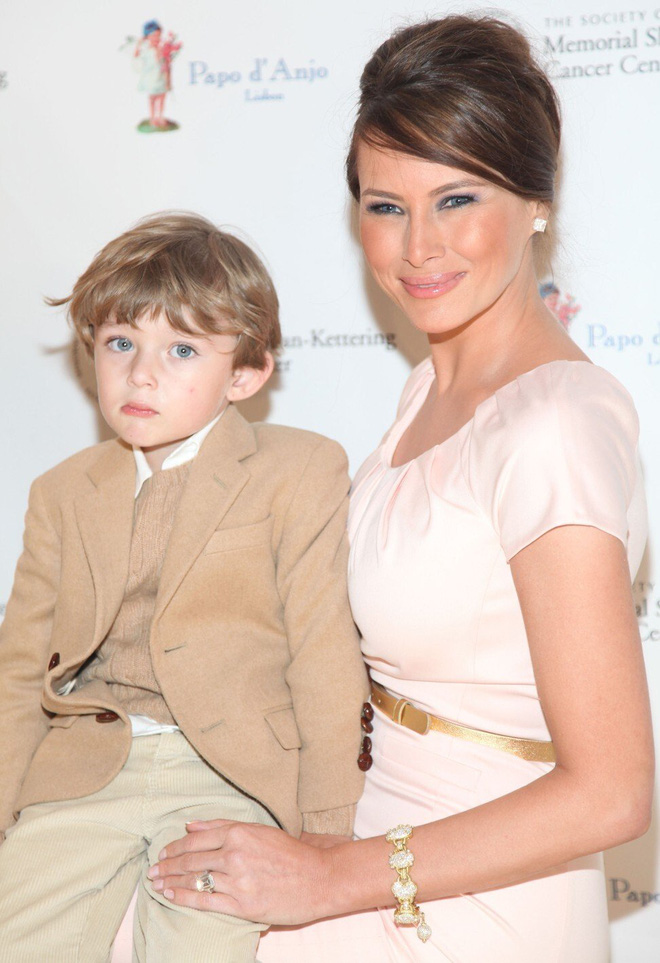 Những món quà siêu độc mà “Quý tử nước Mỹ” Barron Trump nhận được từ người nổi tiếng, đỉnh nhất là món quà từ Tổng thống Mông Cổ - Ảnh 1.