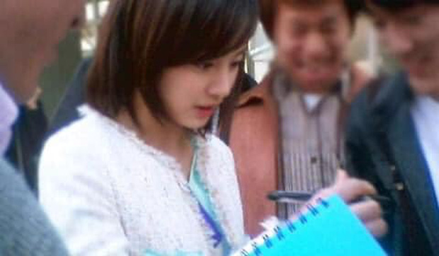 Hot lại bộ ảnh Kim Tae Hee thời sinh viên: Nhan sắc chấp camera mờ nhòe, bảo sao thành nữ thần Đại học Quốc gia Seoul - Ảnh 14.