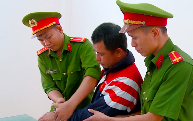 Bắt tạm giam đối tượng đâm nhân viên Trạm BOT Ninh Xuân - Ảnh 1.