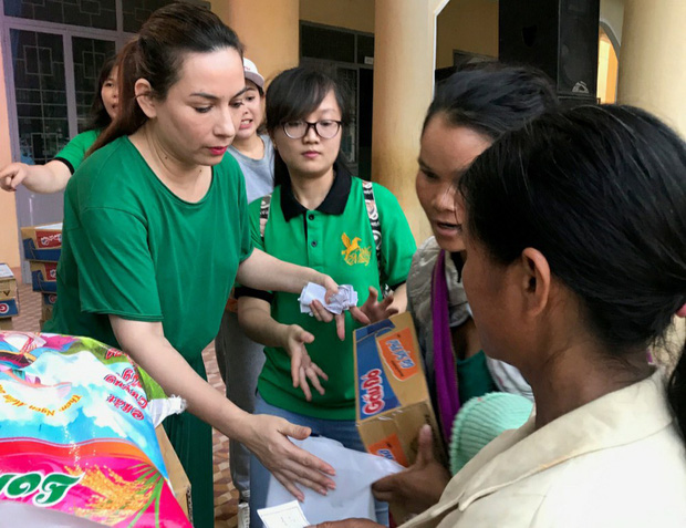 Báo Hàn đưa tin về cố ca sĩ Phi Nhung cùng với tỷ phú Hoàng Kiều, được ca ngợi nhất 1 điều ai cũng thương - Ảnh 3.