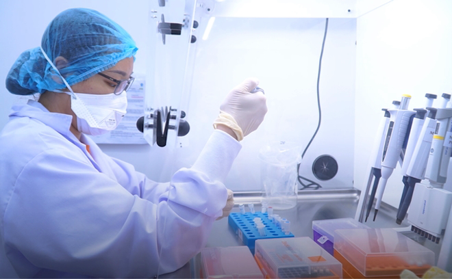 Hà Nội thêm 7 ca mắc mới; Thiếu tá CSGT đã tiêm 2 mũi vắc xin dương tính SARS-CoV-2 - Ảnh 1. Hà Nội thêm 7 ca mắc mới; Thiếu tá CSGT đã tiêm 2 mũi vắc xin dương tính SARS-CoV-2 - Ảnh 1.