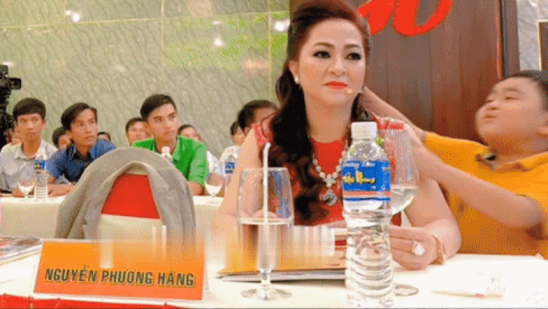 Thiếu gia Đại Nam đã làm gì mà bà Phương Hằng đang “căng như dây đàn” cũng phải bật cười? - Ảnh 2. Thiếu gia Đại Nam đã làm gì mà bà Phương Hằng đang “căng như dây đàn” cũng phải bật cười? - Ảnh 2.