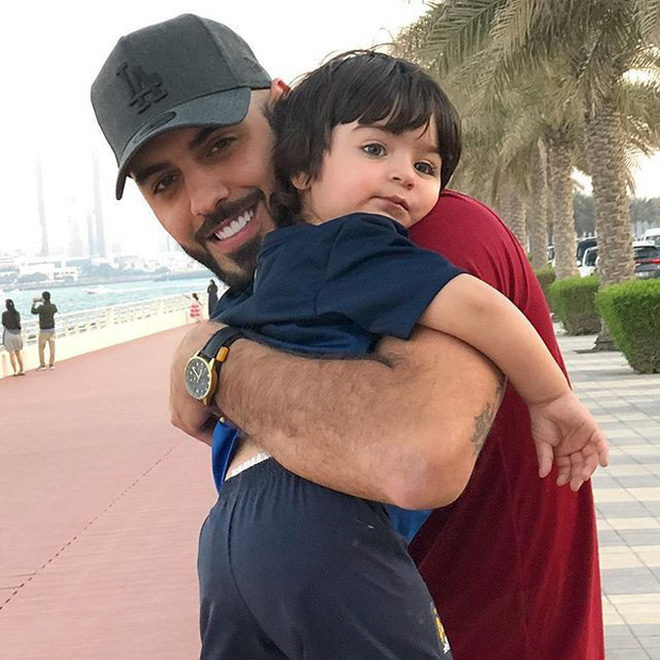 “Trai đẹp bị trục xuất” từng gây bão MXH lấy vợ bị chê kém sắc nhưng nhìn con trai dân tình xuýt xoa hết lời - Ảnh 14. “Trai đẹp bị trục xuất” từng gây bão MXH lấy vợ bị chê kém sắc nhưng nhìn con trai dân tình xuýt xoa hết lời - Ảnh 14.