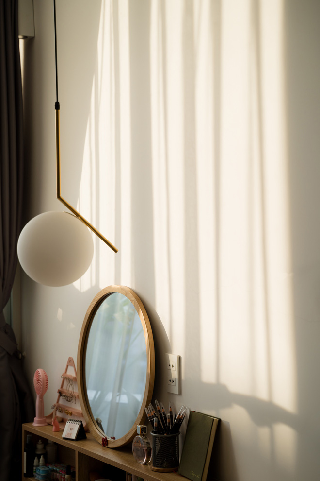 Vợ chồng trẻ x&acirc;y nh&agrave; 1,4 tỷ ở Đ&agrave; Nẵng: Nh&igrave;n ngo&agrave;i tưởng b&iacute;, v&agrave;o trong mới cho&aacute;ng v&igrave; nh&agrave; s&aacute;ng tho&aacute;ng v&ocirc; c&ugrave;ng - Ảnh 19.