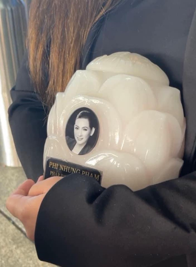 Tại Mỹ, đ&acirc;y l&agrave; nơi đặt tro cốt cố ca sĩ Phi Nhung trước khi tổ chức tang lễ ở ch&ugrave;a - Ảnh 4.