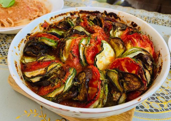 Ratatouille: Từ món ăn ôi thiu trở thành niềm tự hào của ẩm thực Pháp - Ảnh 4.