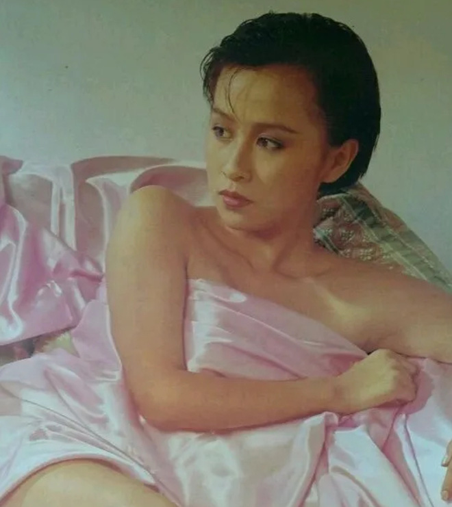 Lưu Gia Linh: Chị đại Cbiz cướp bồ bạn thân, tủi nhục vì bị mafia cưỡng hiếp sau 3 tiếng mất tích bí ẩn và cú twist ở tuổi 55 - Ảnh 4.