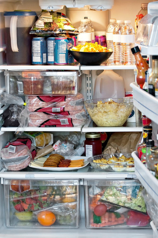 Tủ lạnh đầy ụ hay tủ lạnh trống không: Cái nào sẽ tốn điện hơn? - Ảnh 1.