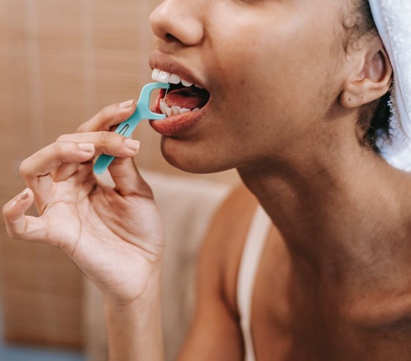Đánh răng thôi chưa đủ, làm thêm 10 mẹo này giúp bạn có hàm răng chắc khỏe - Ảnh 7.