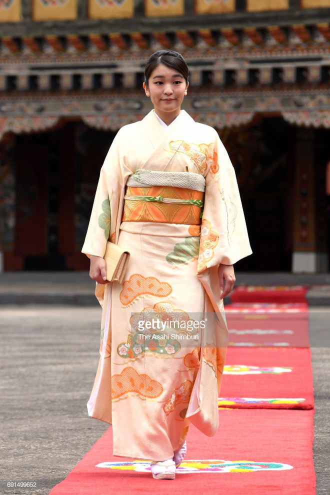 Công chúa Nhật khiến dân chúng buồn lòng vì cưới thường dân: Từng là viên ngọc quý được yêu mến giờ chỉ thấy gượng cười mỗi lần xuất hiện - Ảnh 6.