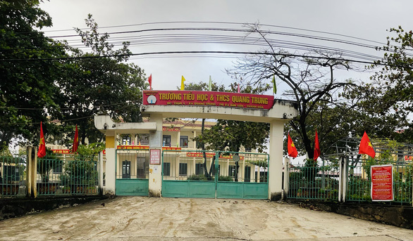 37 giáo viên, học sinh ở Thanh Hóa mắc Covid-19, có tới gần 3 nghìn F1; gã trai biết mình tiếp xúc gần với người dương tính vẫn về quê vợ khiến 5 người lây bệnh - Ảnh 1.