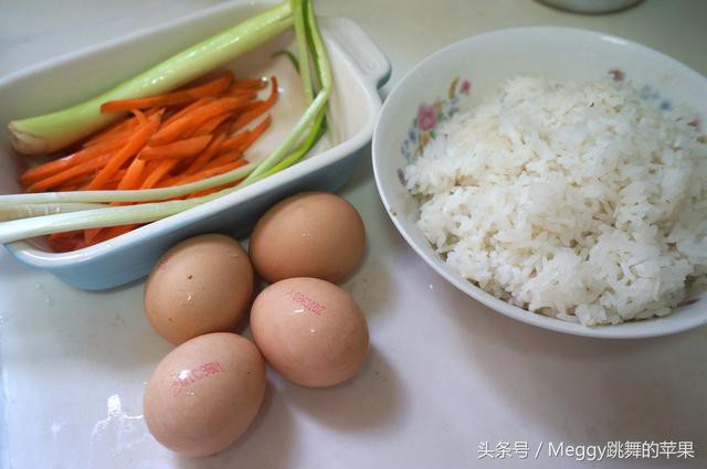 Còn cơm nguội đừng rang hay hấp nữa, cứ làm theo cách này đảm bảo sẽ có món ngon hảo hạng - Ảnh 1.