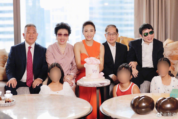 Đệ nhất mỹ nhân TVB Lê Tư khoe ảnh sinh nhật tuổi 50, ông xã tỷ phú và em trai tàn tật hiếm hoi lộ diện bèn chiếm luôn spotlight - Ảnh 2.