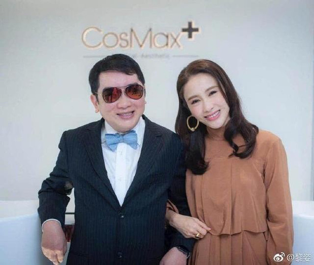 Đệ nhất mỹ nhân TVB Lê Tư khoe ảnh sinh nhật tuổi 50, ông xã tỷ phú và em trai tàn tật hiếm hoi lộ diện bèn chiếm luôn spotlight - Ảnh 4.
