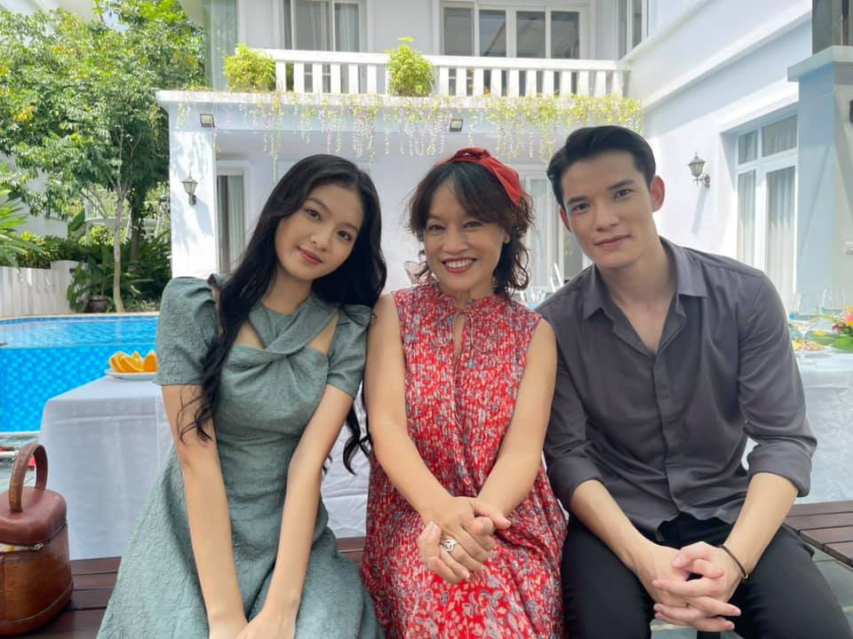 Khán giả đã bớt ghét tôi rồi còn năn nỉ hé lộ về cái kết của Hương vị tình thân - Ảnh 5. Khán giả đã bớt ghét tôi rồi còn năn nỉ hé lộ về cái kết của Hương vị tình thân - Ảnh 5.