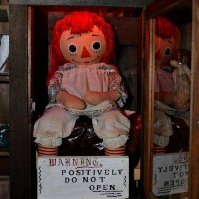 Sự thật kinh hoàng về câu chuyện búp bê Annabelle