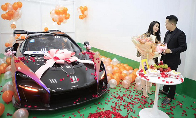 Điểm mặt loạt quà tặng của các đại gia Việt dành cho nóc nhà: Toàn sắm siêu xe, xe siêu sang chục tỷ, sở hữu nhiều chi tiết độc nhất Việt Nam - Ảnh 8.