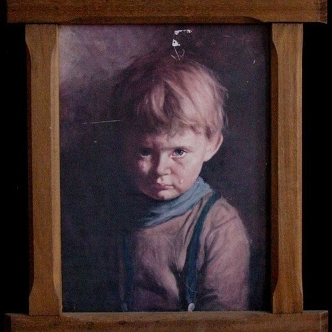 Bức tranh Cậu bé khóc bị nguyền rủa khiến cả nước Anh sợ hãi: Treo ở đâu là cháy ở đó trừ chính nó nhưng sự thật ẩn sau lại vô cùng kinh ngạc - Ảnh 4.
