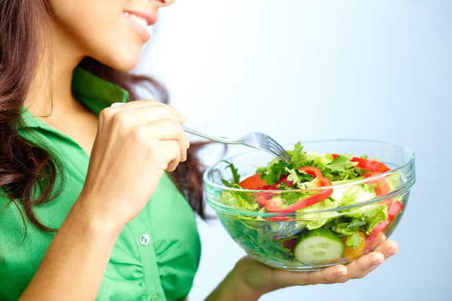 Cách chế biến 5 loại salad tốt cho tim mạch - Ảnh 1.