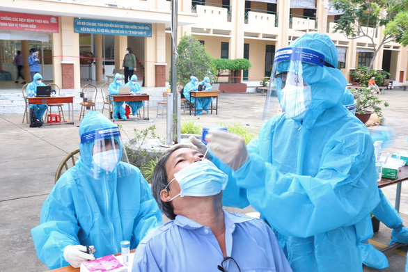TP. HCM: Số ca mắc ở huyện Bình Chánh có dấu hiệu tăng, phát hiện 78 F0 một ngày, hầu hết đã tiêm 2 mũi vắc xin - Ảnh 1.