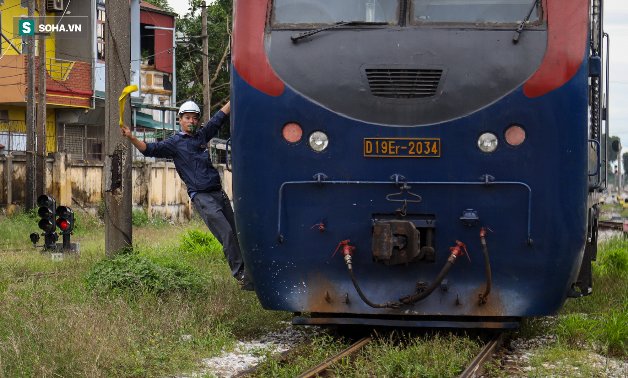 Cận cảnh đoàn tàu đường sắt chở container chạy thẳng từ Việt Nam đi châu Âu - Ảnh 6.