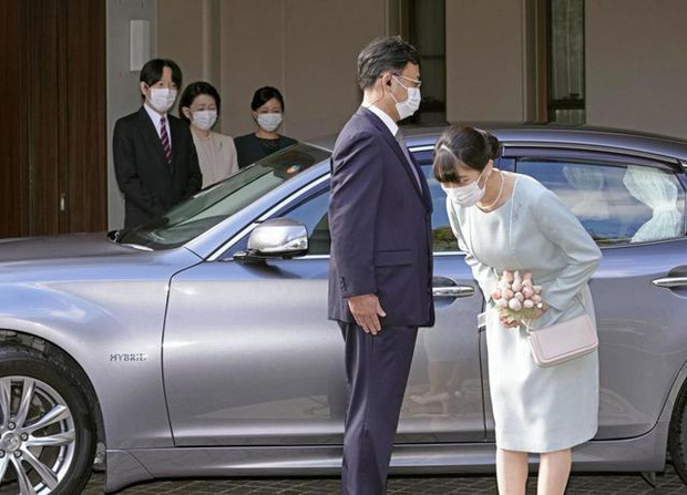 Ngắm đám cưới hoành tráng của loạt Công chúa Nhật gả đi trong vinh quang, chúc phúc: Nhìn sang Mako mà xót xa vì quá đỗi khác biệt! - Ảnh 1.